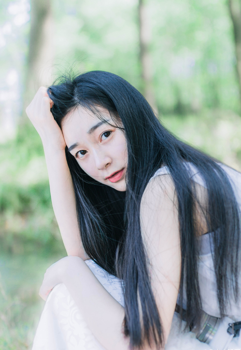 宝贝，岁月流逝，但就算我们已经老去，头发花白，我仍然会每天爱你多一点。